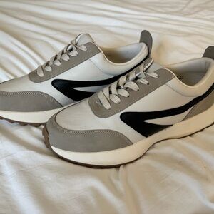 Dolce Vita DV Retro Runner Sneaker Women’s Size 8.5 Cream, Black & Gum Sol NWOT